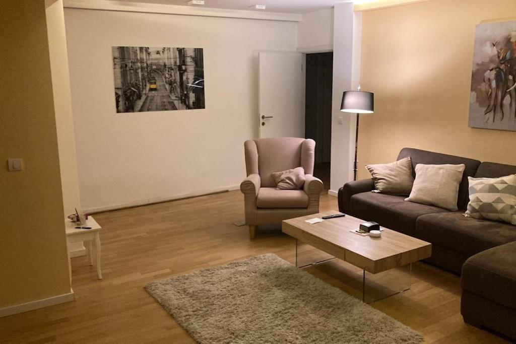 Crown Central Three Bedroom Apartment Βελιγράδι Εξωτερικό φωτογραφία